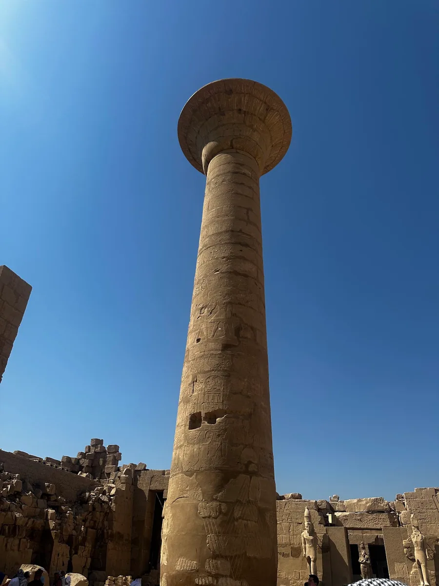 Colonne monumentale d’un temple de Louxor